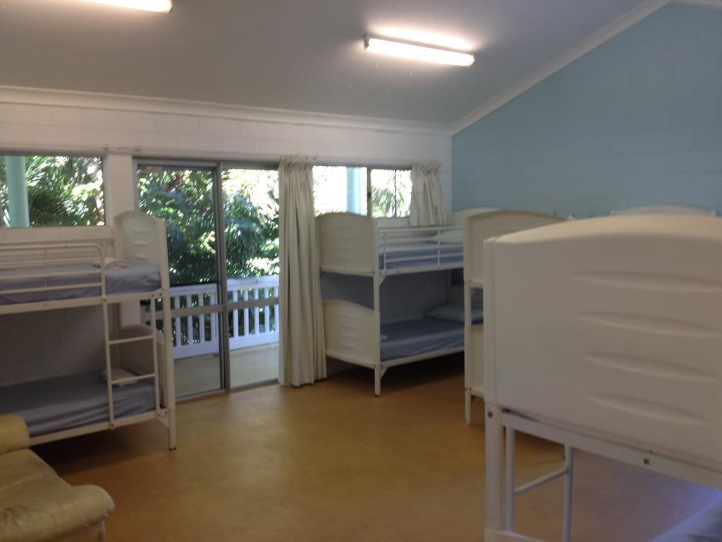 Absolute Backpackers Mission Beach Hostel Room photo