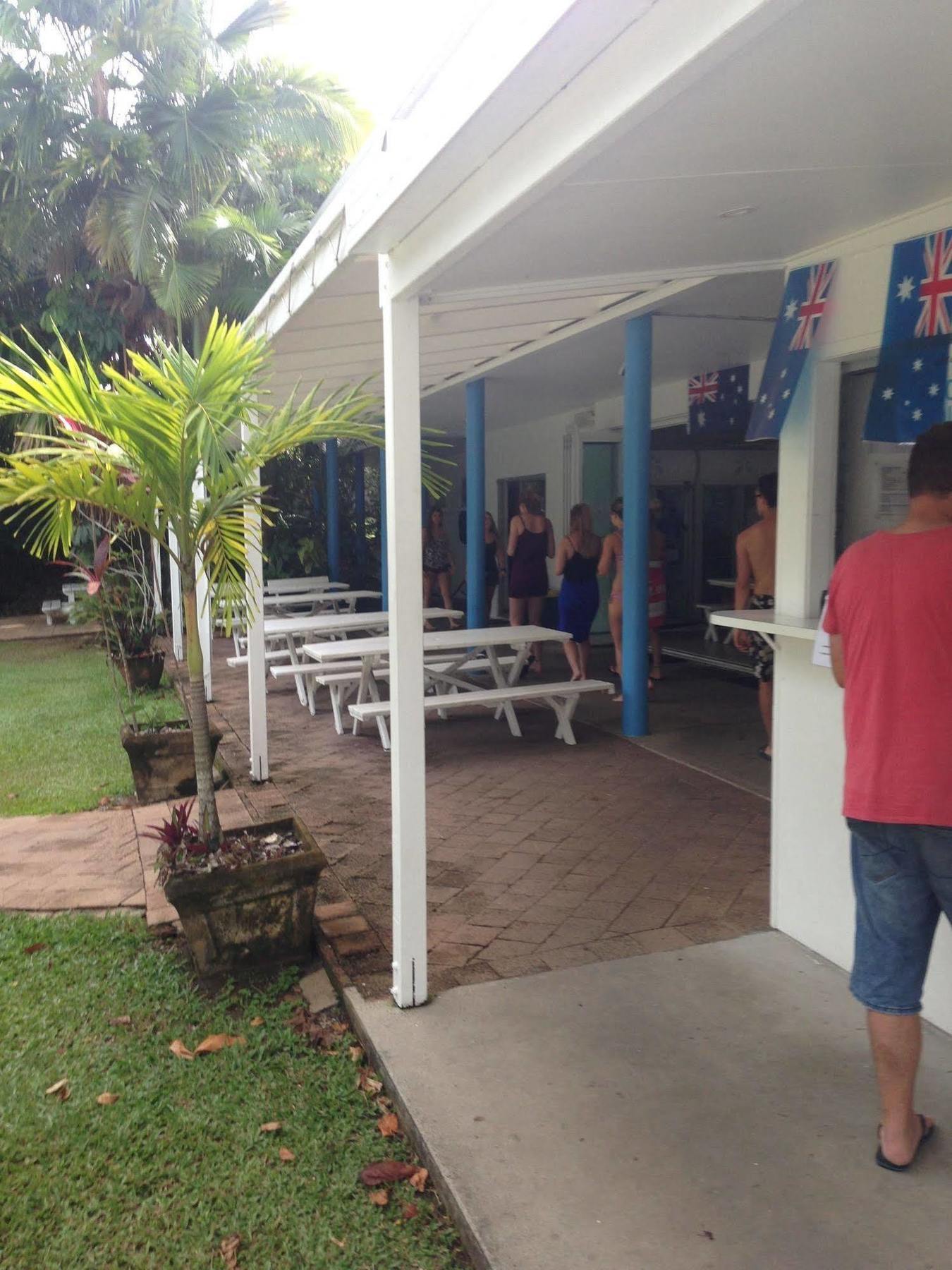 Absolute Backpackers Mission Beach Hostel Exterior photo