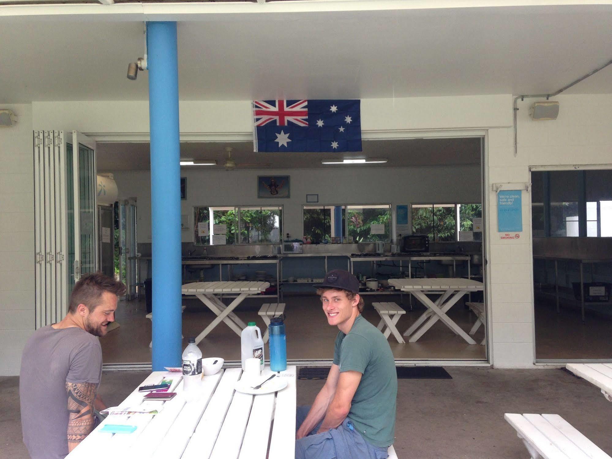 Absolute Backpackers Mission Beach Hostel Exterior photo